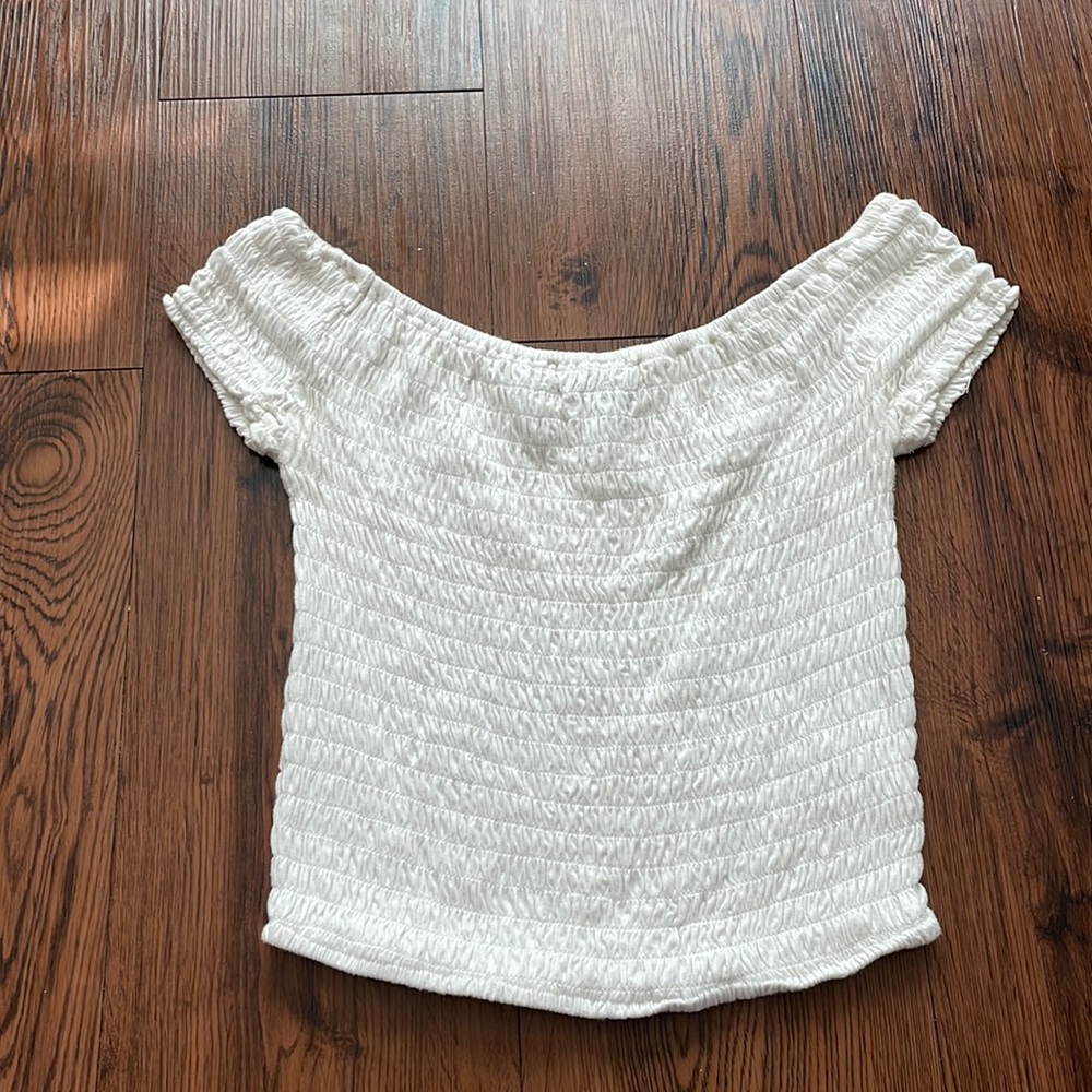 Off the shoulder ruched crop top, size small